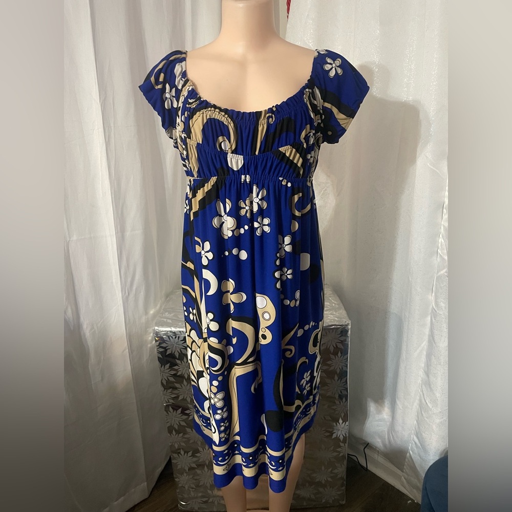 Muse Elegant Blue Floral stretchy vibrant attire woman’s size 14